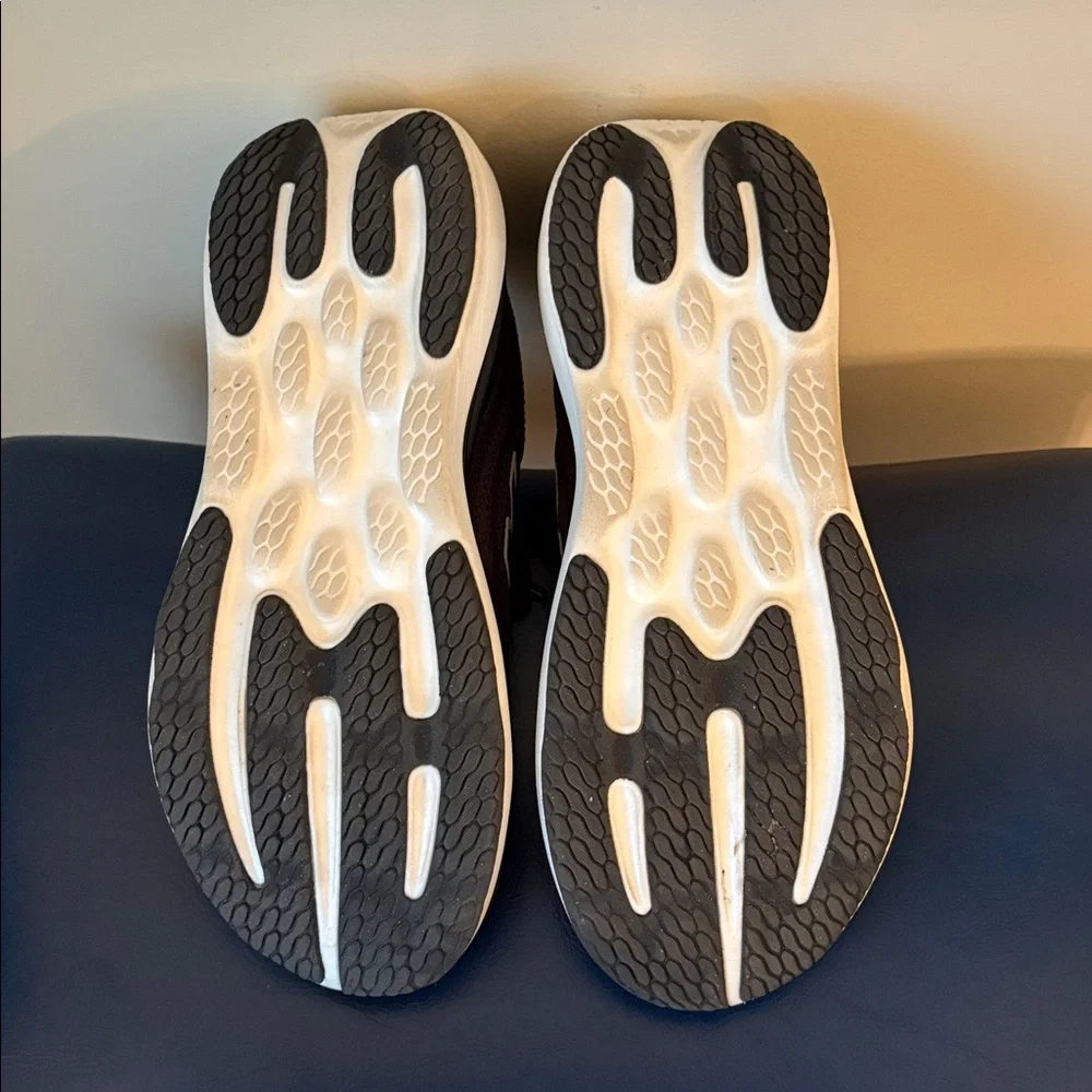 New Balance 1080 v15, size 9 - Picture 11 of 12